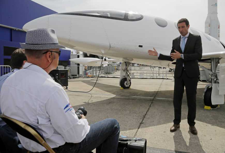 Dünyanın ilk elektrikli yolcu uçağı Paris Air Show'da sergilendi
